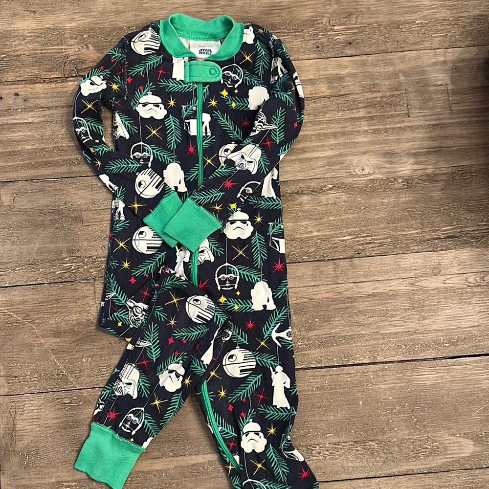 Star Wars Hanna Anderson Christmas onesie size 3T. Great used condition!